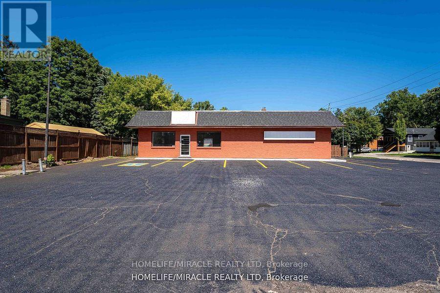 235 Dundas Street, Woodstock, Ontario N4S 1A8 - Photo 2 - X13621956