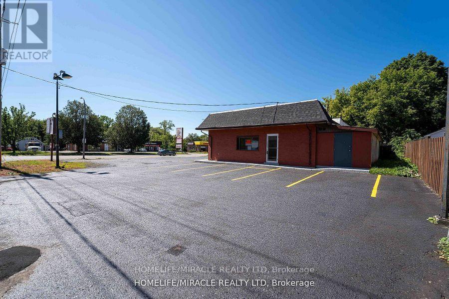 235 Dundas Street, Woodstock, Ontario N4S 1A8 - Photo 3 - X13621956
