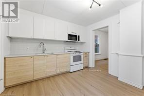 1 - 176 DARLING STREET
