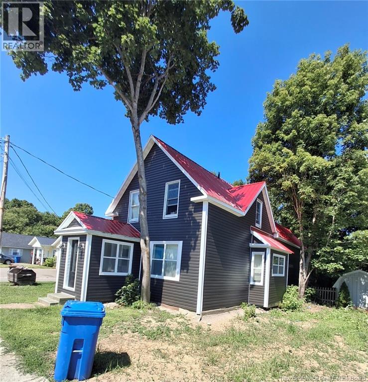 148 Union Street, Woodstock, New Brunswick  E7M 2C1 - Photo 3 - NB145042