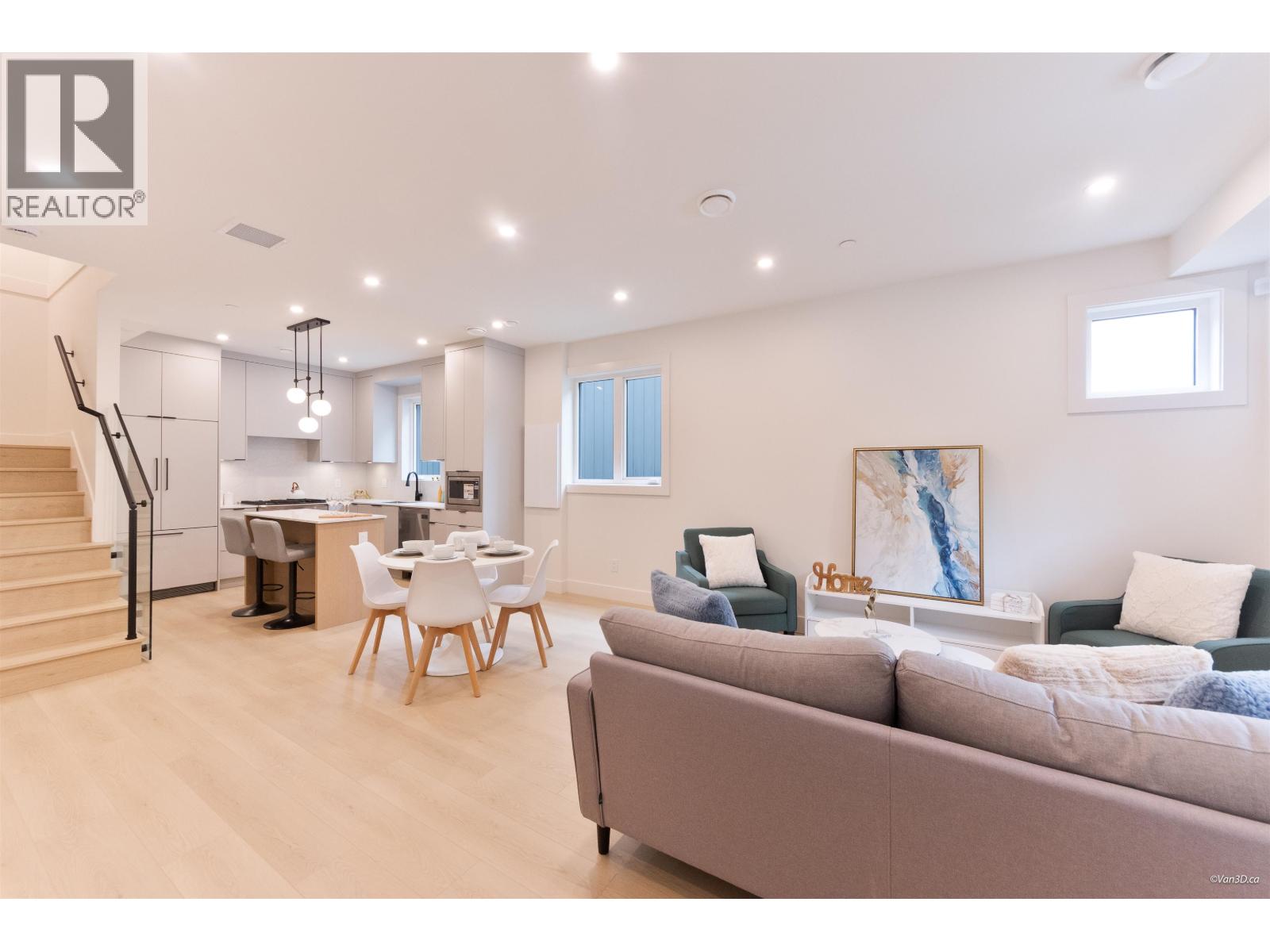 3 7270 17th Avenue, Burnaby, British Columbia  V3N 1K9 - Photo 1 - R3150423