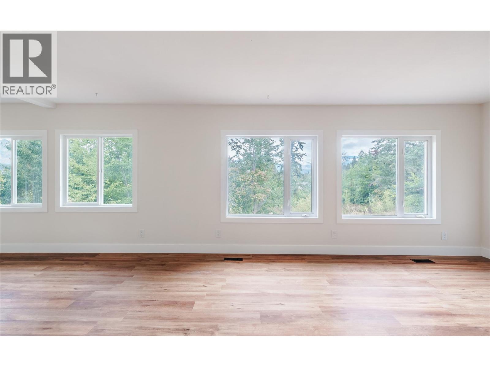 1231 1 Street SE, Salmon Arm, British Columbia  V1E 0B6 - Photo 5 - 10395009