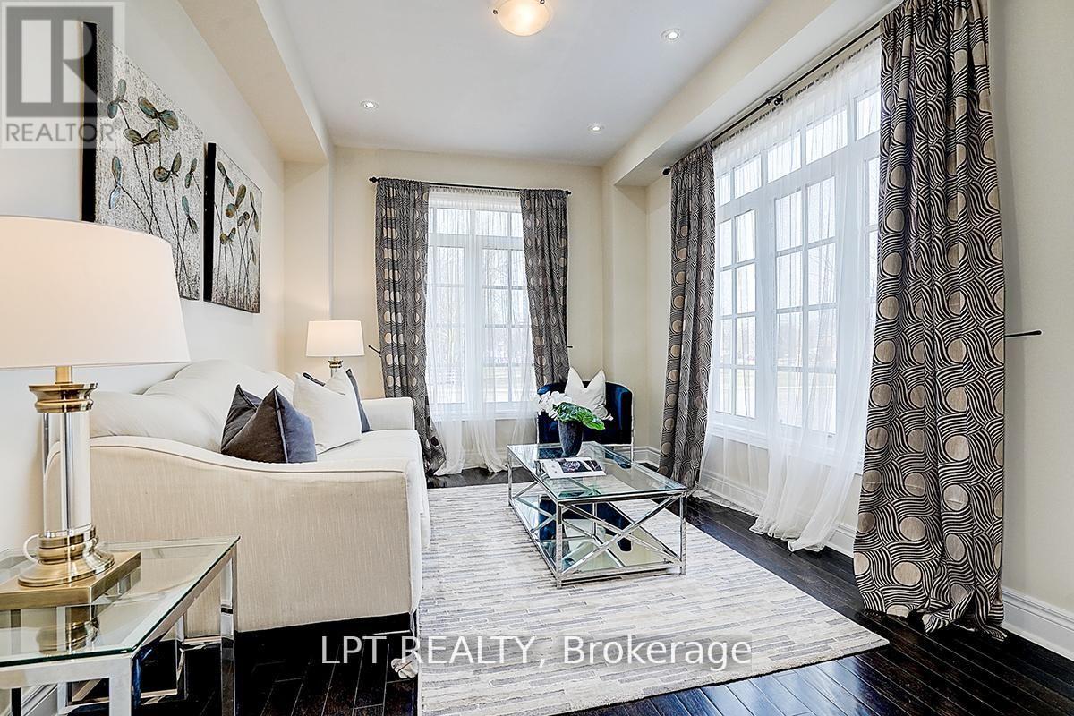 116 Dunlop Street, Richmond Hill, Ontario  L4C 0X1 - Photo 2 - N13621650