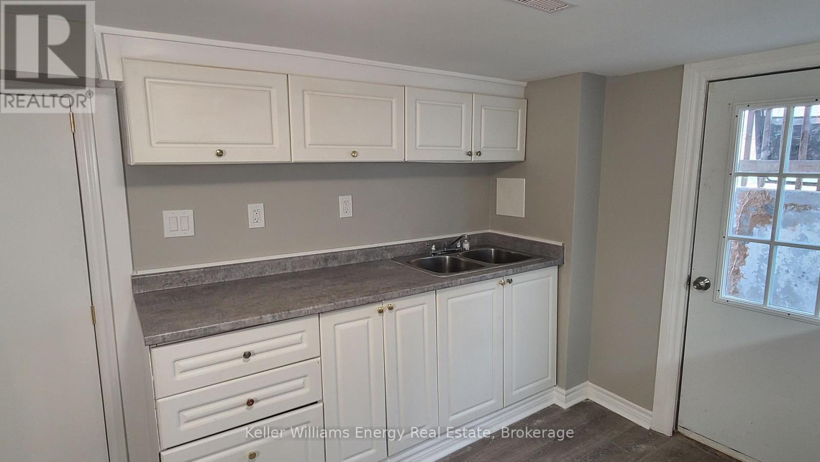 Bsmt - 201 Celina Street, Oshawa, Ontario  L1H 4N7 - Photo 7 - E13622092