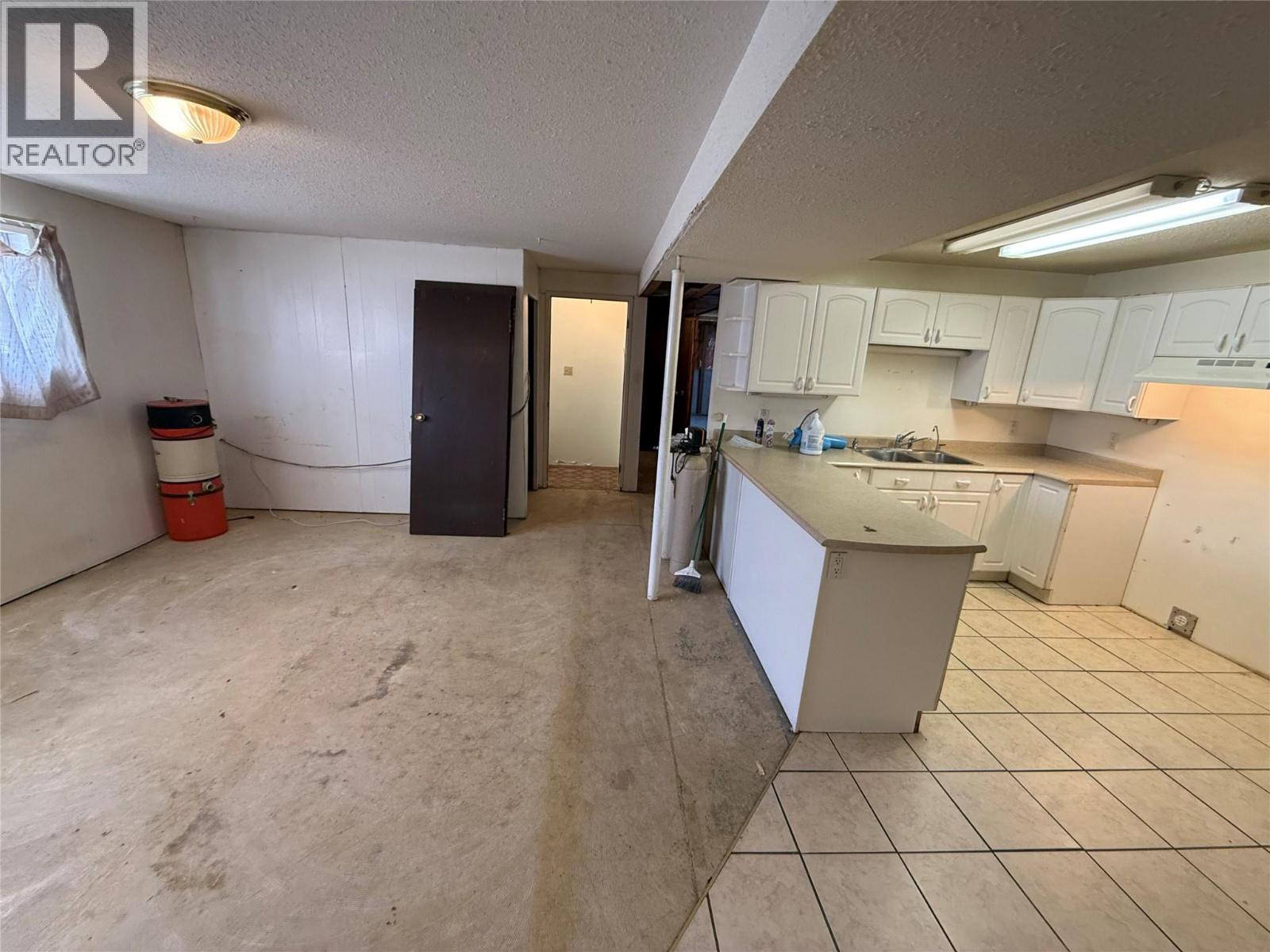 2848 Springfield Road, Kelowna, British Columbia   - Photo 30 - 10392758
