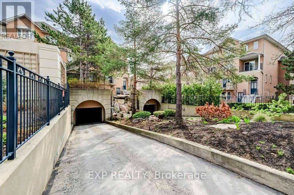 1716 - 28 Sommerset Way, Toronto, Ontario  M2N 6W7 - Photo 12 - C13622046