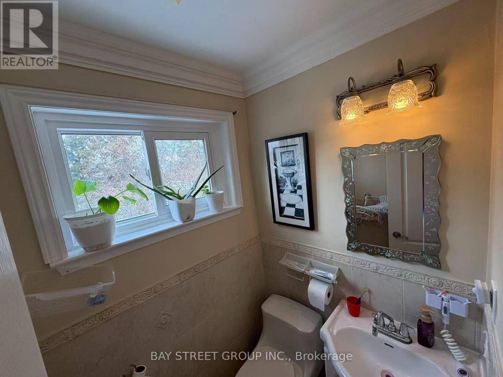210 Shaughnessy Boulevard, Toronto, Ontario  M2J 1K4 - Photo 15 - C13622066