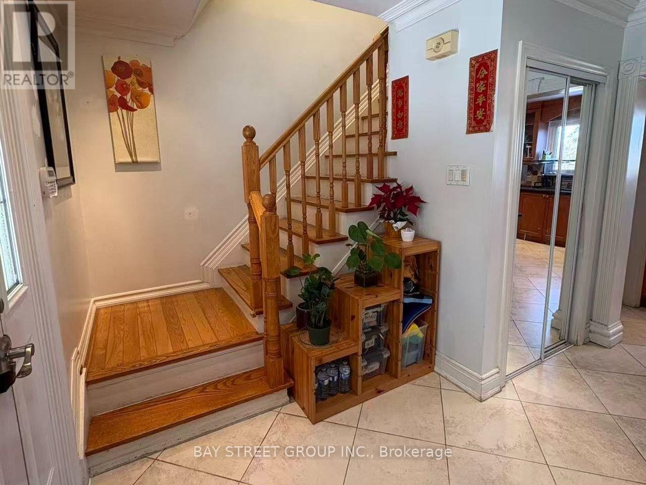 210 Shaughnessy Boulevard, Toronto, Ontario  M2J 1K4 - Photo 2 - C13622066