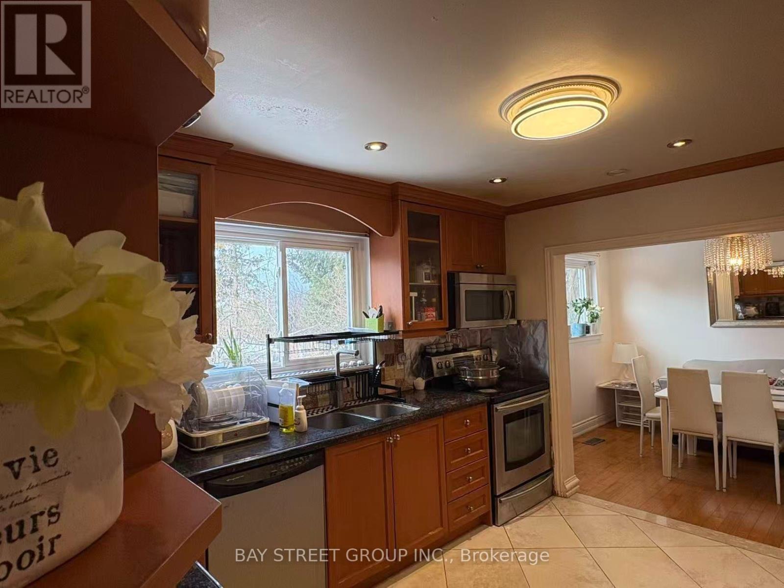 210 Shaughnessy Boulevard, Toronto, Ontario  M2J 1K4 - Photo 6 - C13622066