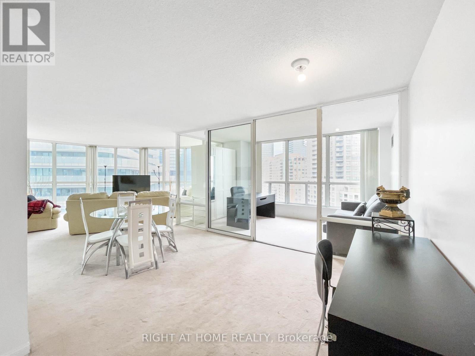 1113 - 24 Wellesley Street W, Toronto, Ontario  M4Y 2X6 - Photo 11 - C13622098