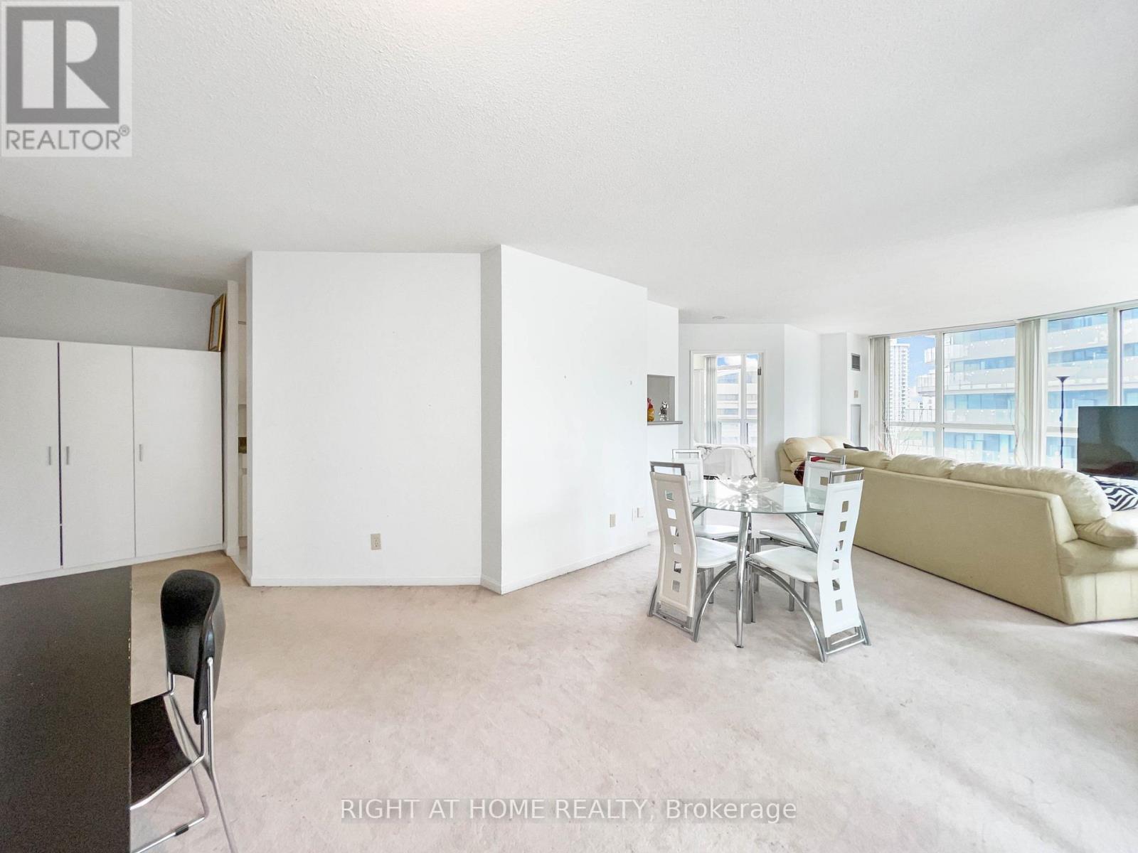 1113 - 24 Wellesley Street W, Toronto, Ontario  M4Y 2X6 - Photo 16 - C13622098