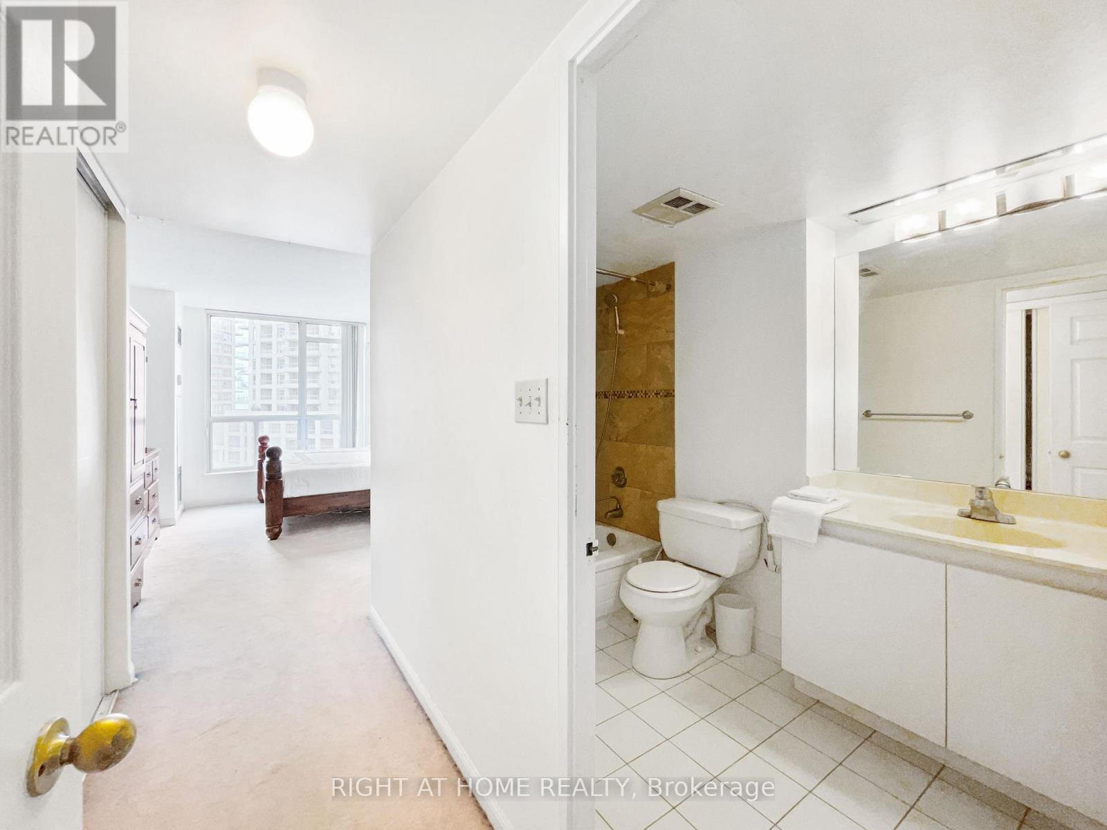 1113 - 24 Wellesley Street W, Toronto, Ontario  M4Y 2X6 - Photo 8 - C13622098