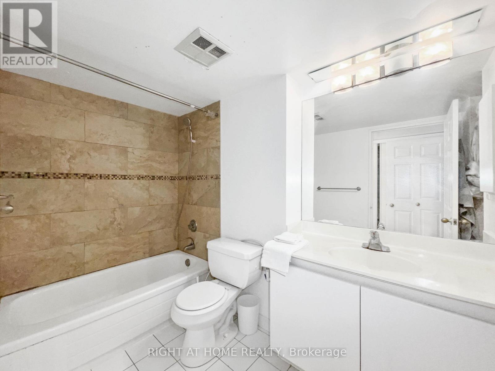 1113 - 24 Wellesley Street W, Toronto, Ontario  M4Y 2X6 - Photo 9 - C13622098