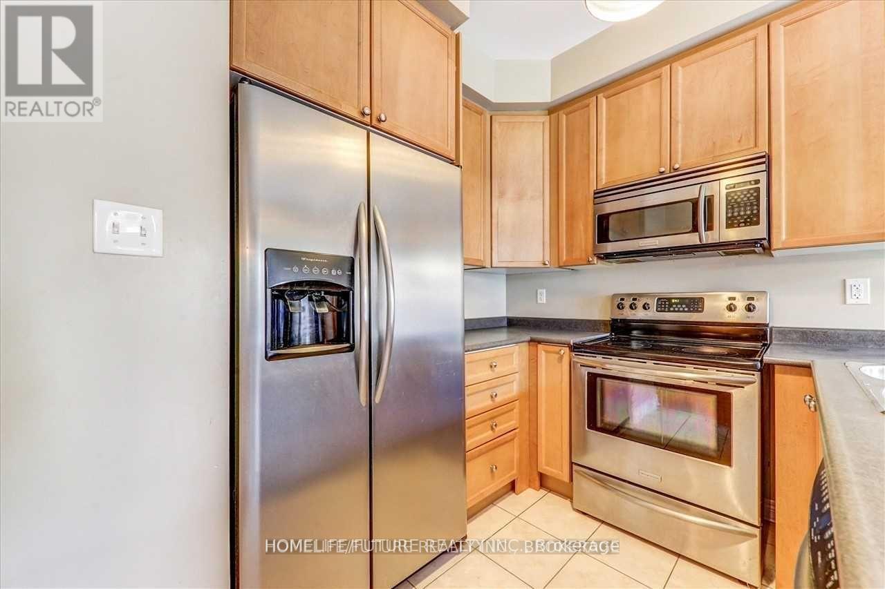 20 Kenilworth Crescent, Whitby, Ontario  L1M 2M6 - Photo 10 - E13622082