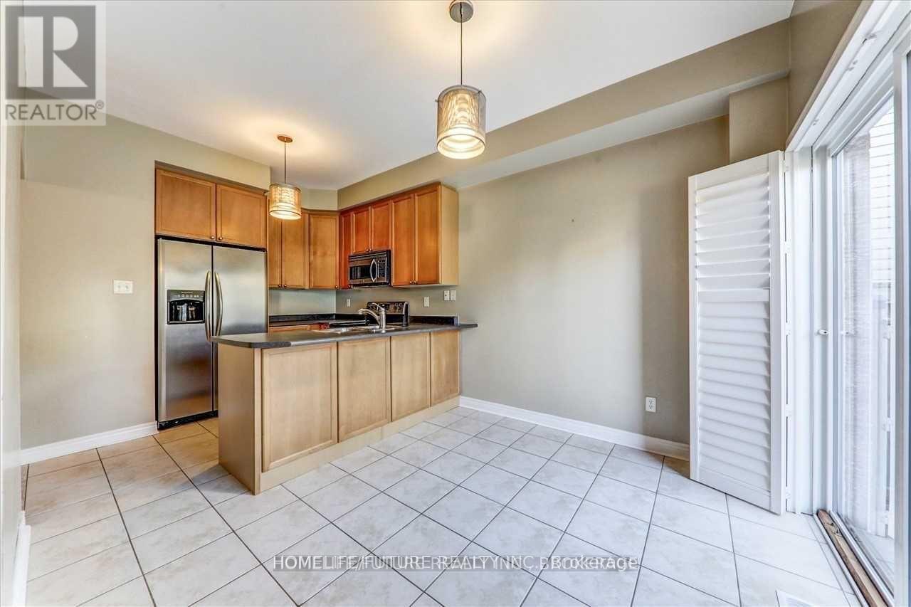 20 Kenilworth Crescent, Whitby, Ontario  L1M 2M6 - Photo 11 - E13622082