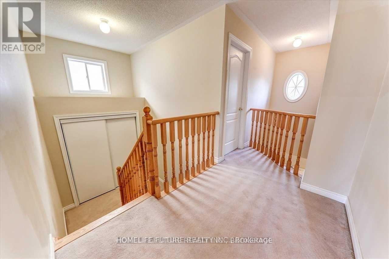 20 Kenilworth Crescent, Whitby, Ontario  L1M 2M6 - Photo 12 - E13622082