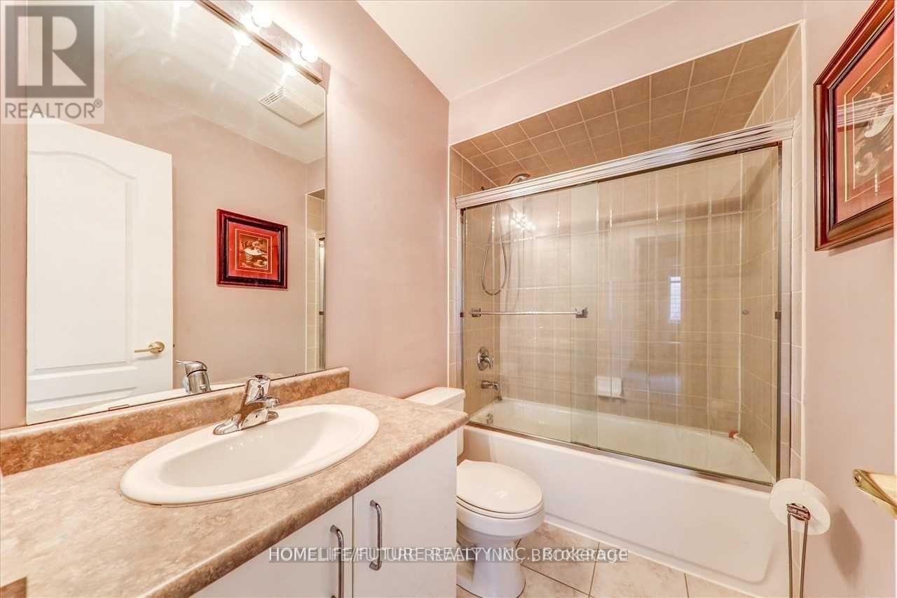 20 Kenilworth Crescent, Whitby, Ontario  L1M 2M6 - Photo 16 - E13622082