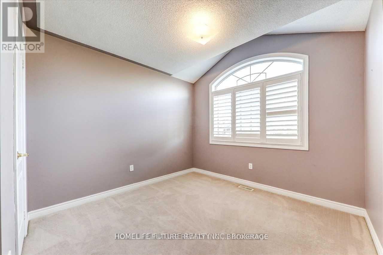 20 Kenilworth Crescent, Whitby, Ontario  L1M 2M6 - Photo 17 - E13622082