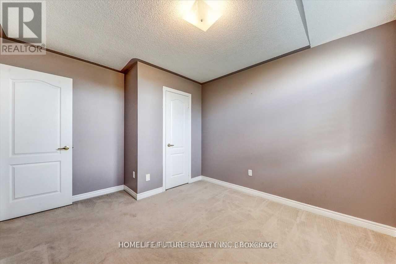 20 Kenilworth Crescent, Whitby, Ontario  L1M 2M6 - Photo 18 - E13622082