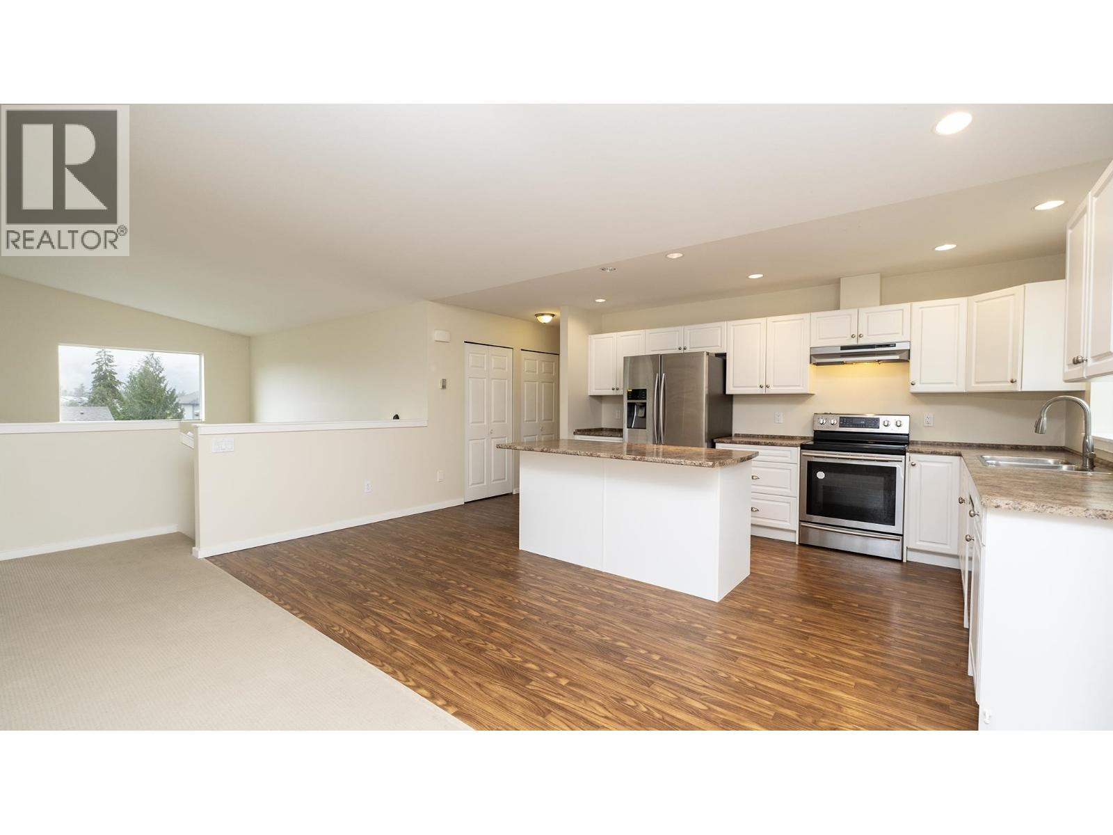 5839 Trail Avenue, Sechelt, British Columbia  V7Z 0L9 - Photo 5 - R3151290