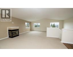 5839 TRAIL AVENUE, Sechelt, British Columbia