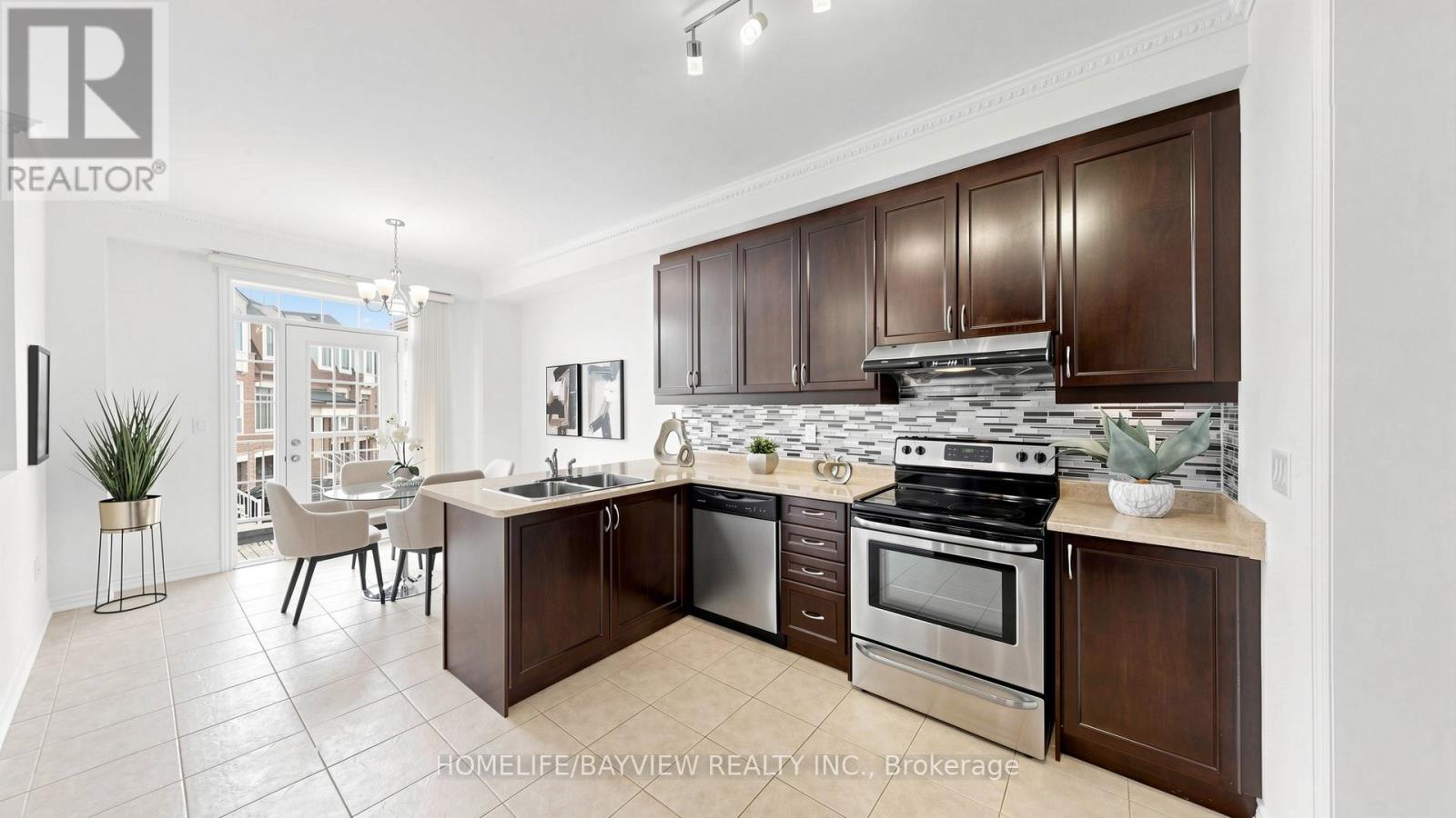 10981 Woodbine Avenue, Markham, Ontario  L6C 0X4 - Photo 13 - N13622052
