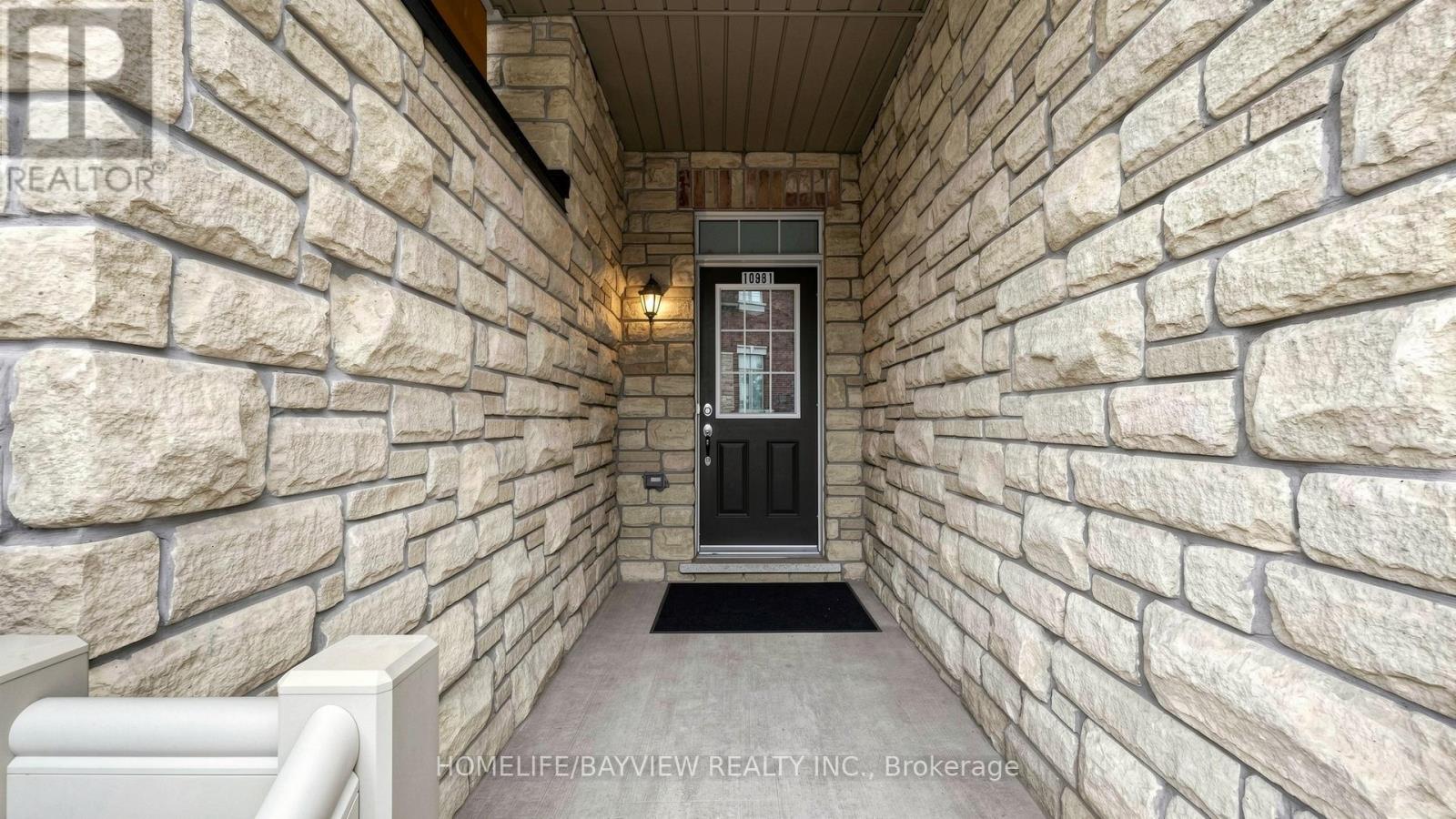 10981 Woodbine Avenue, Markham, Ontario  L6C 0X4 - Photo 3 - N13622052