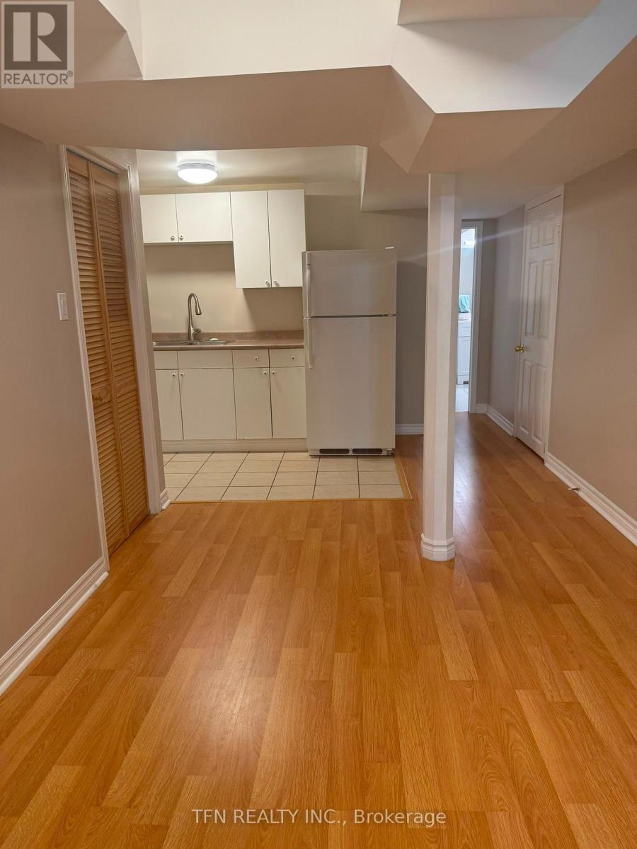 Lower - 583 Pelletier Court, Newmarket, Ontario  L3X 2N6 - Photo 7 - N13622060