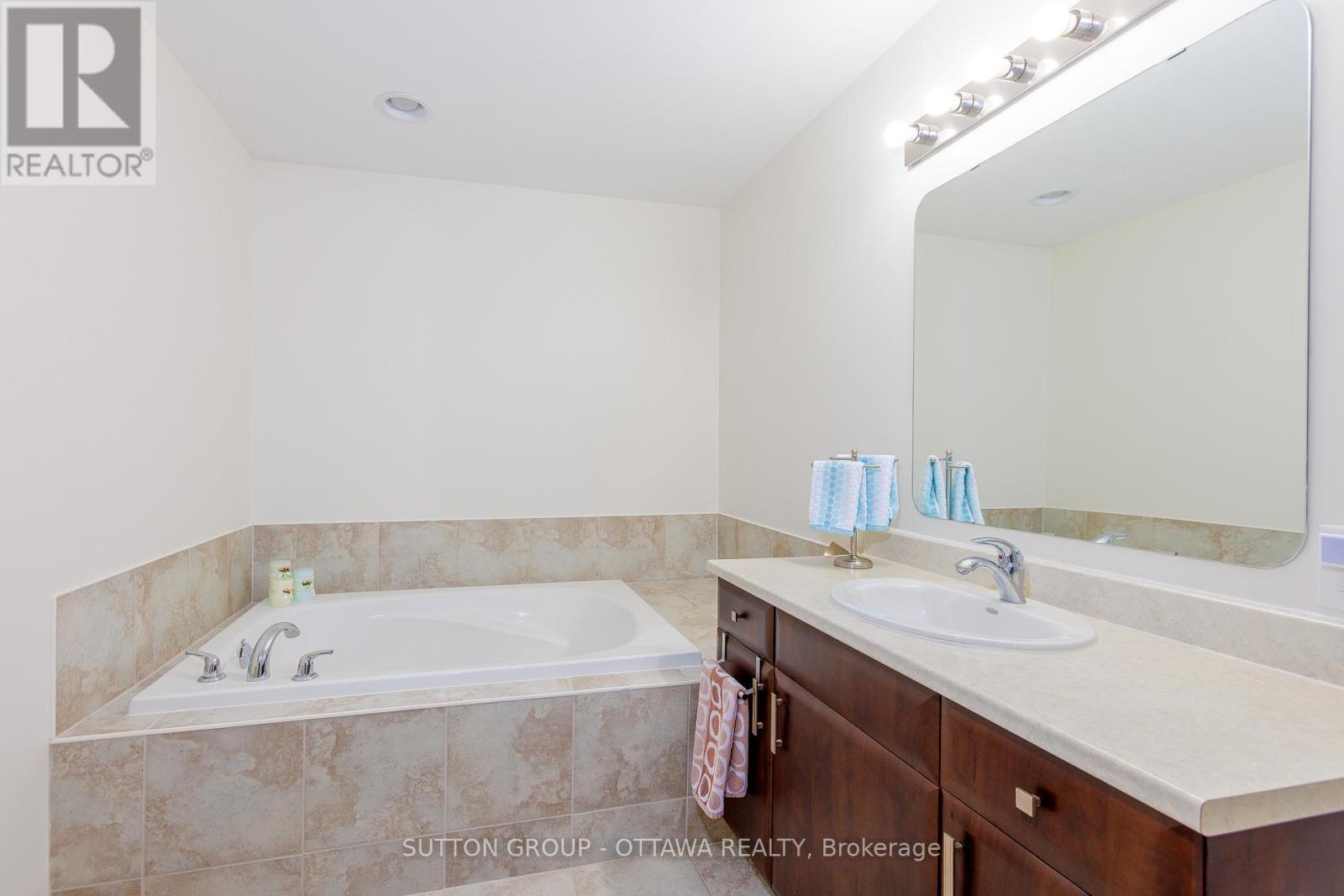 25 - 105 Eye Bright Crescent, Ottawa, Ontario  K1V 2K6 - Photo 40 - X13498744