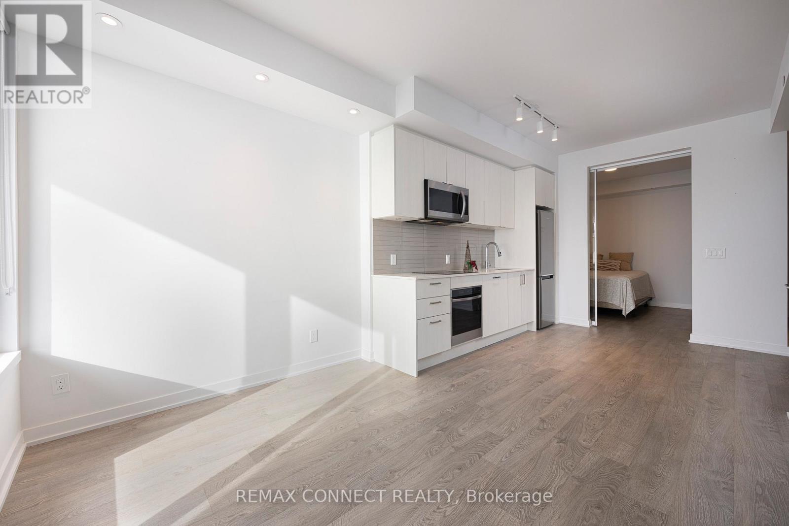 2208 - 1926 Lake Shore Boulevard W, Toronto, Ontario  M6S 1A1 - Photo 4 - W13622116