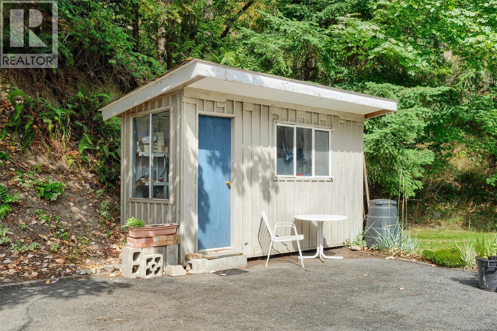 4902 Lochside Dr, Saanich, British Columbia  V8Y 2E6 - Photo 28 - 1043042