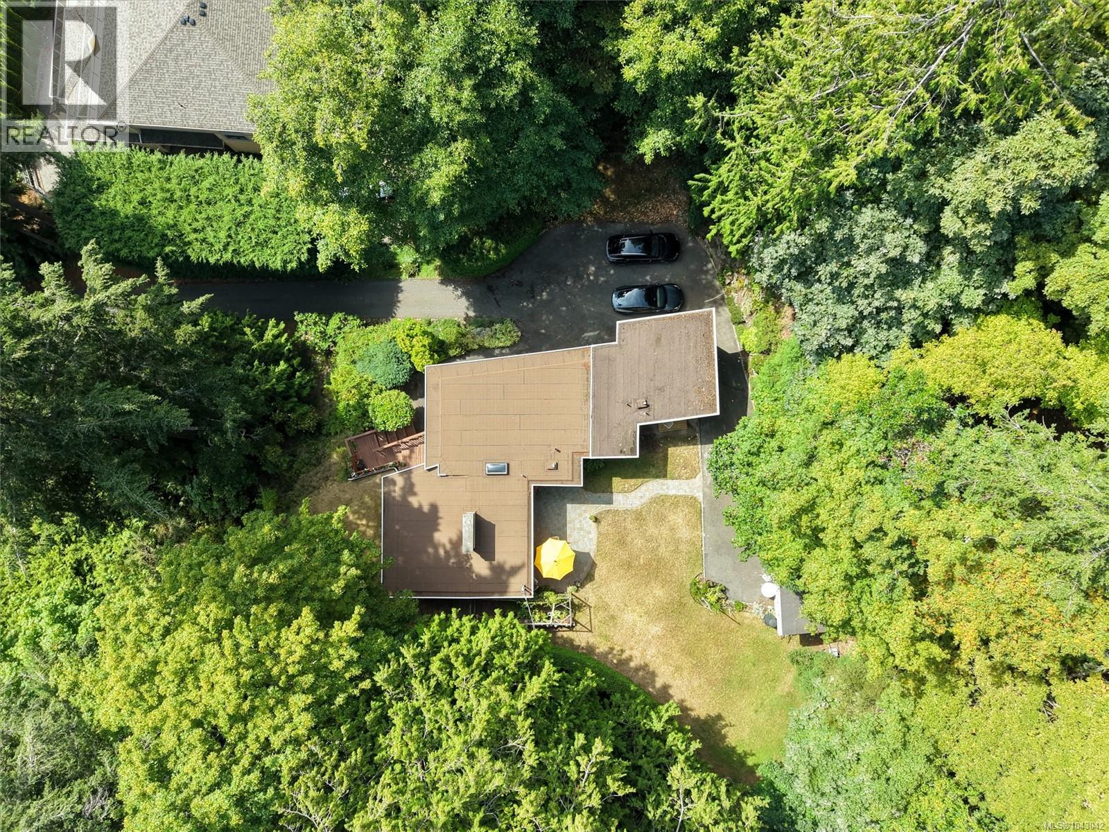 4902 Lochside Dr, Saanich, British Columbia  V8Y 2E6 - Photo 31 - 1043042
