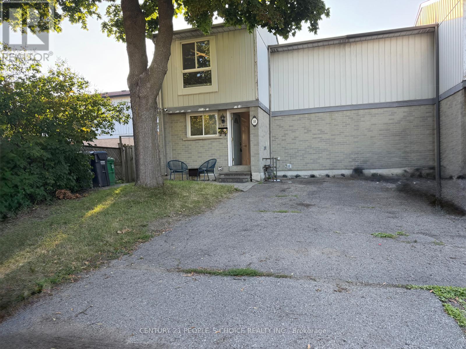 10 JULIANA SQUARE, Brampton, Ontario