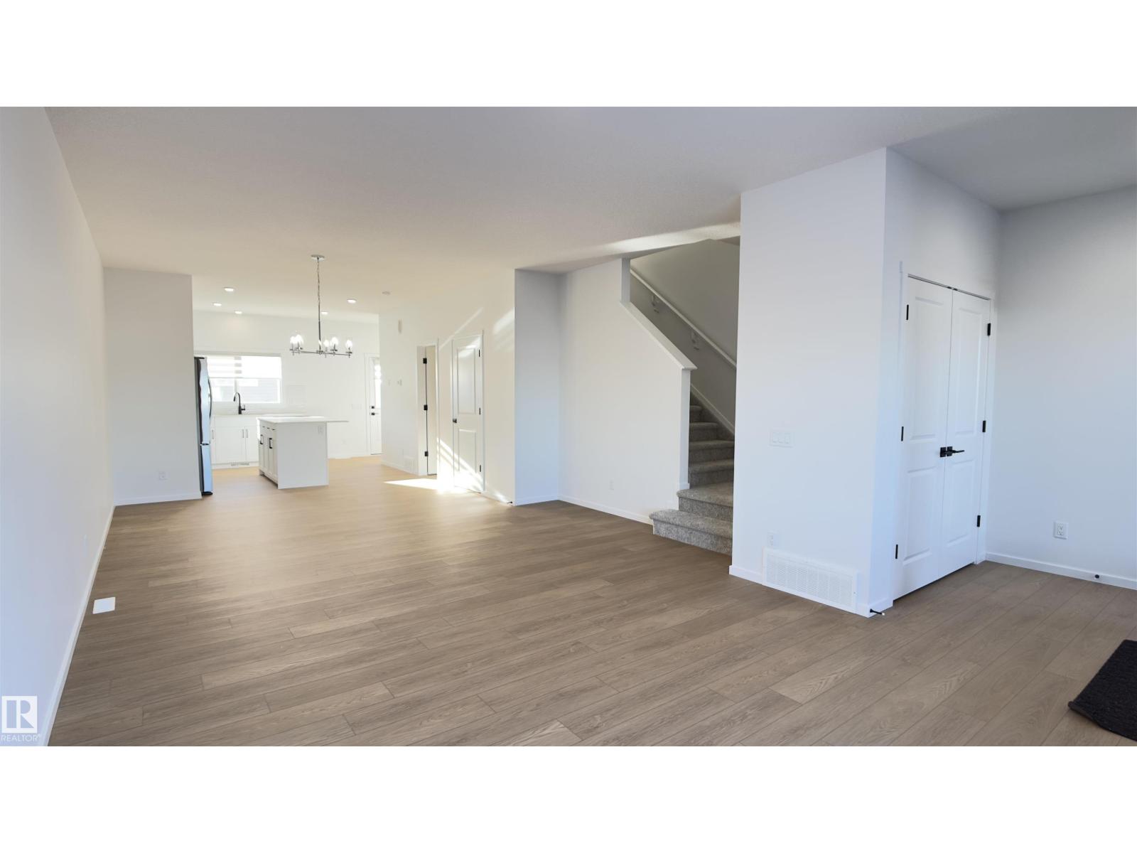 2251 Alces Dr SW, Edmonton, Alberta  T6X 3L3 - Photo 4 - E4501402