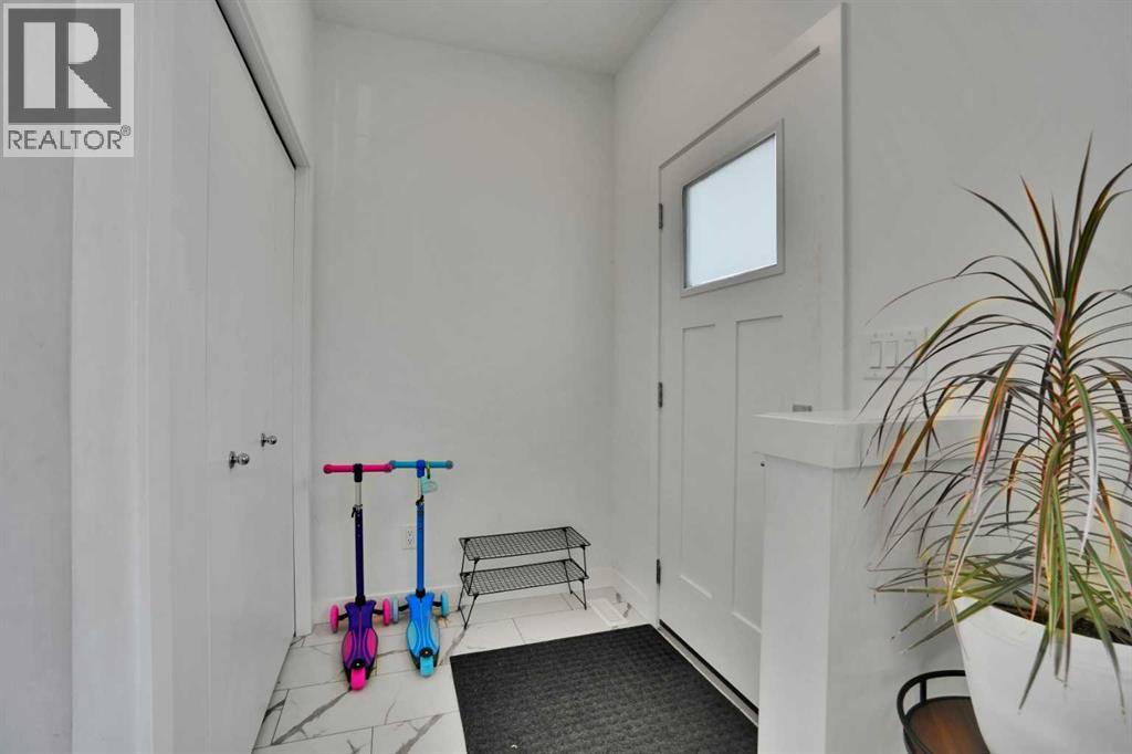 76 Amblefield Terrace NW, Calgary, Alberta  T3P 1W4 - Photo 3 - A2332304