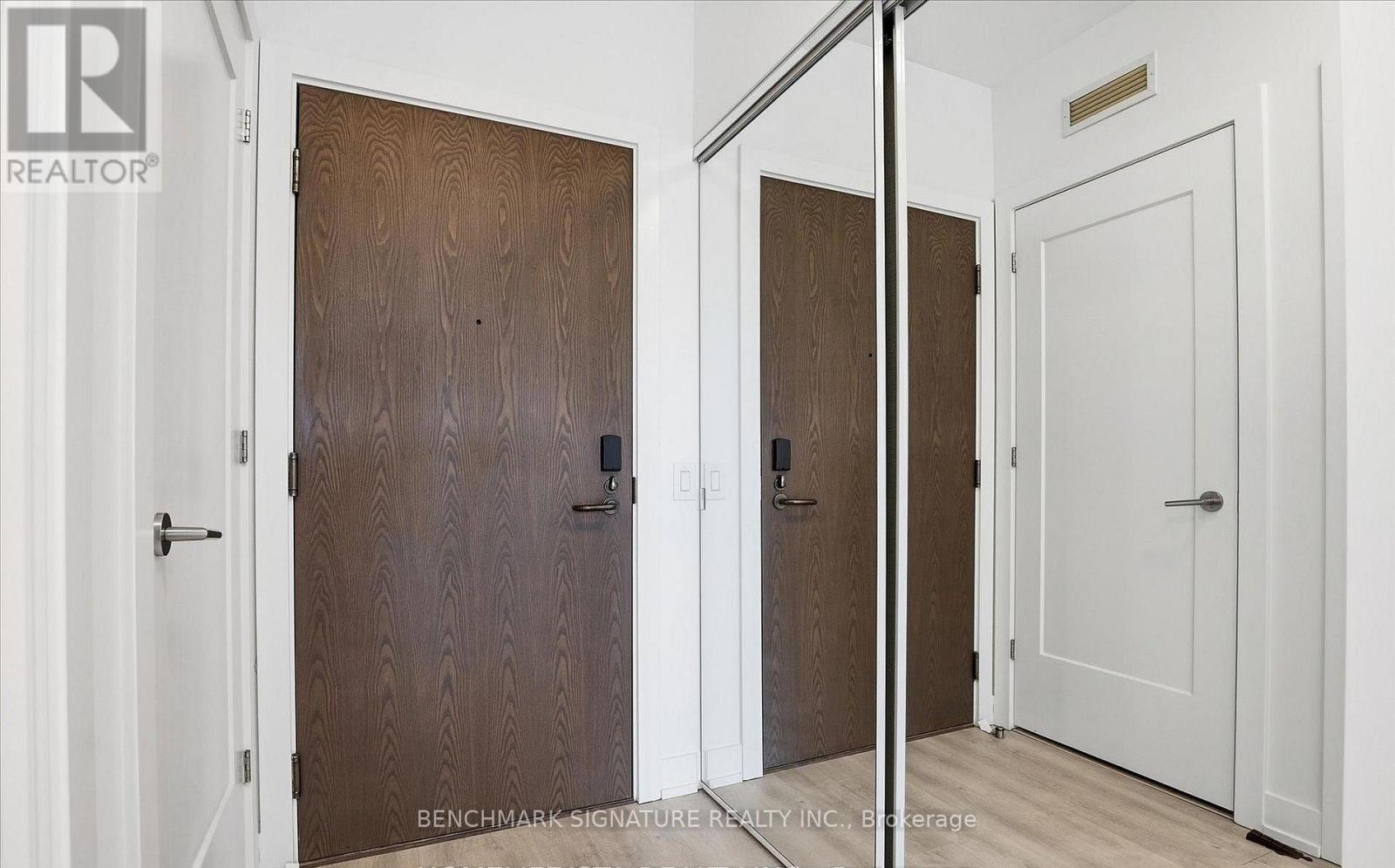 206 - 30 Inn On The Park Drive, Toronto, Ontario M3C 0P7 - Photo 18 - C13621370