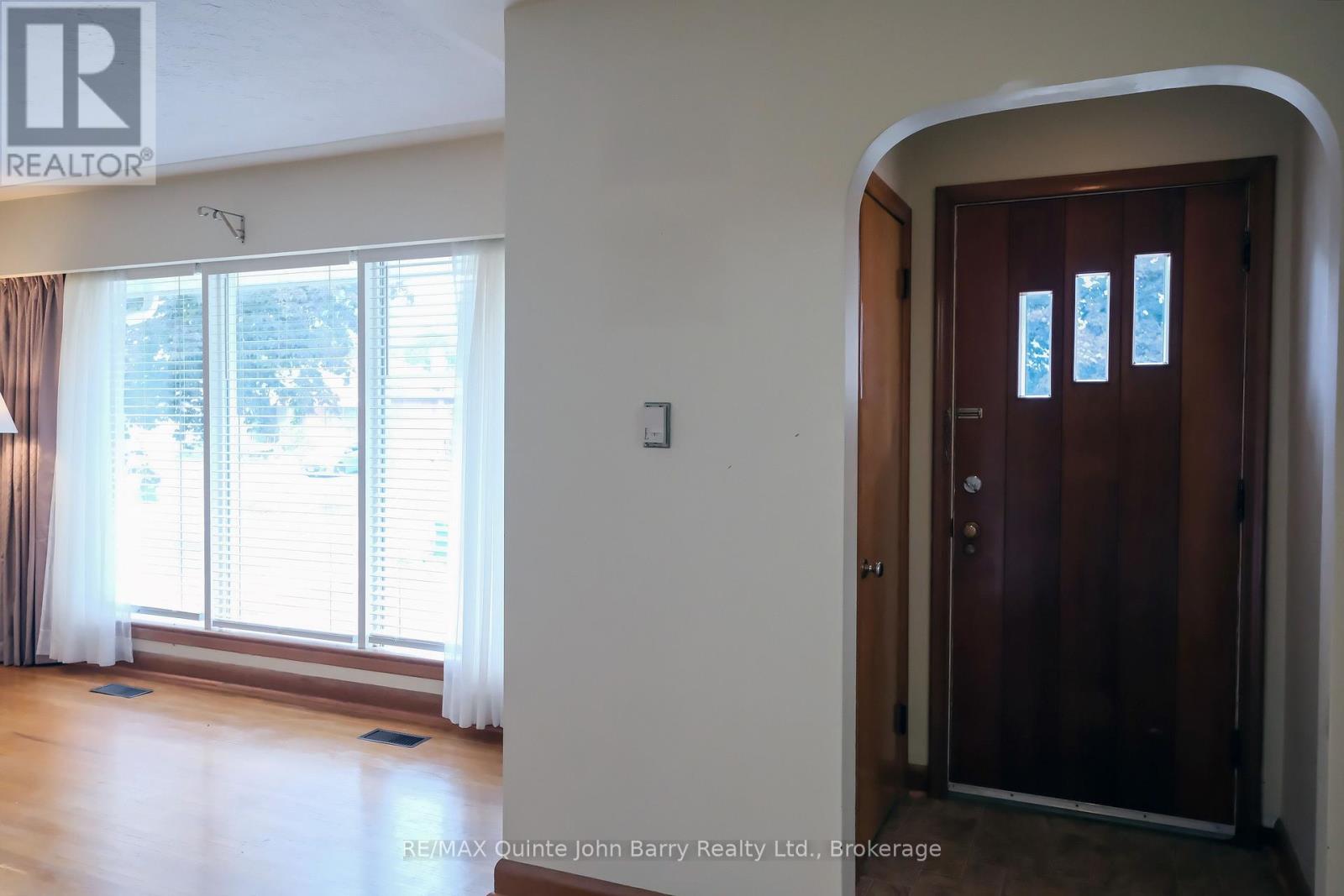 14 Gould Street, Quinte West, Ontario  K8V 1Y6 - Photo 7 - X13622246
