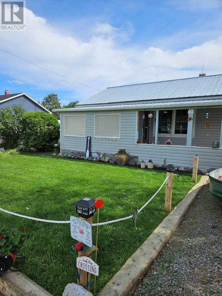 15 Heron Drive, Manitouwadge, Ontario  P0T 2C0 - Photo 2 - TB2602010