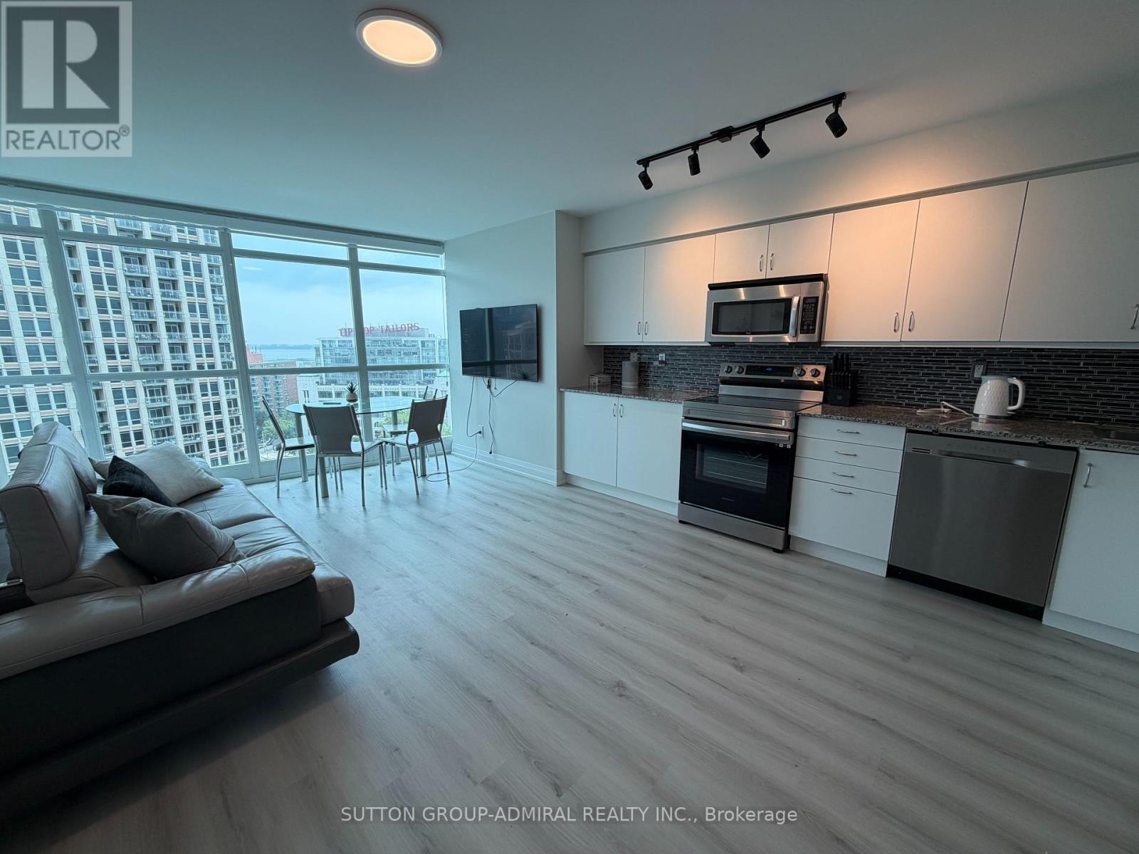 1602 - 215 Fort York Boulevard, Toronto, Ontario  M5V 4A2 - Photo 3 - C13622218