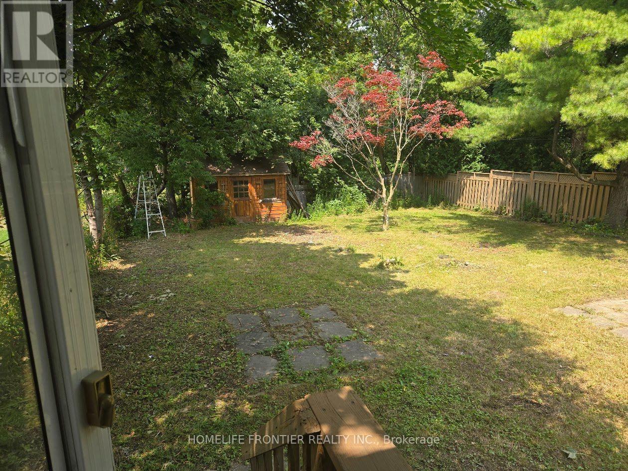102 Betty Ann Drive, Toronto, Ontario  M2N 1X2 - Photo 14 - C13622290