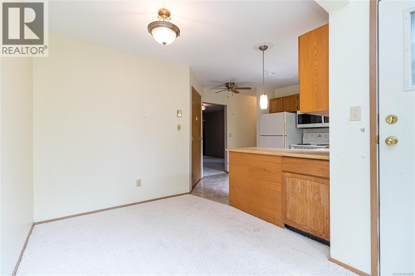 A-1143 Munro St, Esquimalt, British Columbia  V9A 5P3 - Photo 15 - 1044686