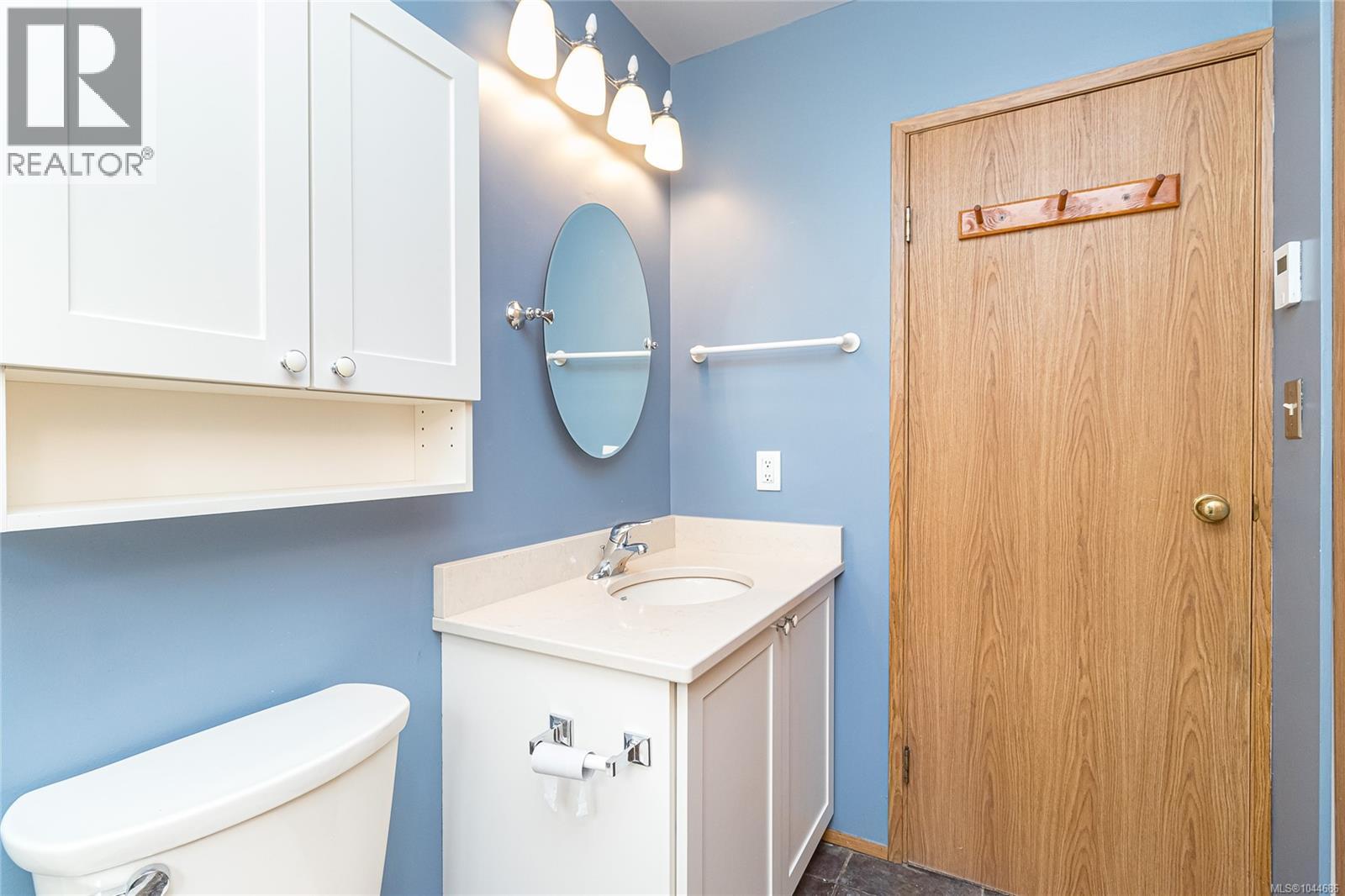 A-1143 Munro St, Esquimalt, British Columbia  V9A 5P3 - Photo 23 - 1044686