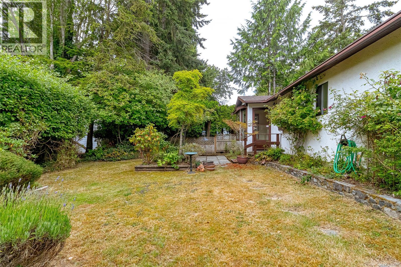 A-1143 Munro St, Esquimalt, British Columbia  V9A 5P3 - Photo 32 - 1044686