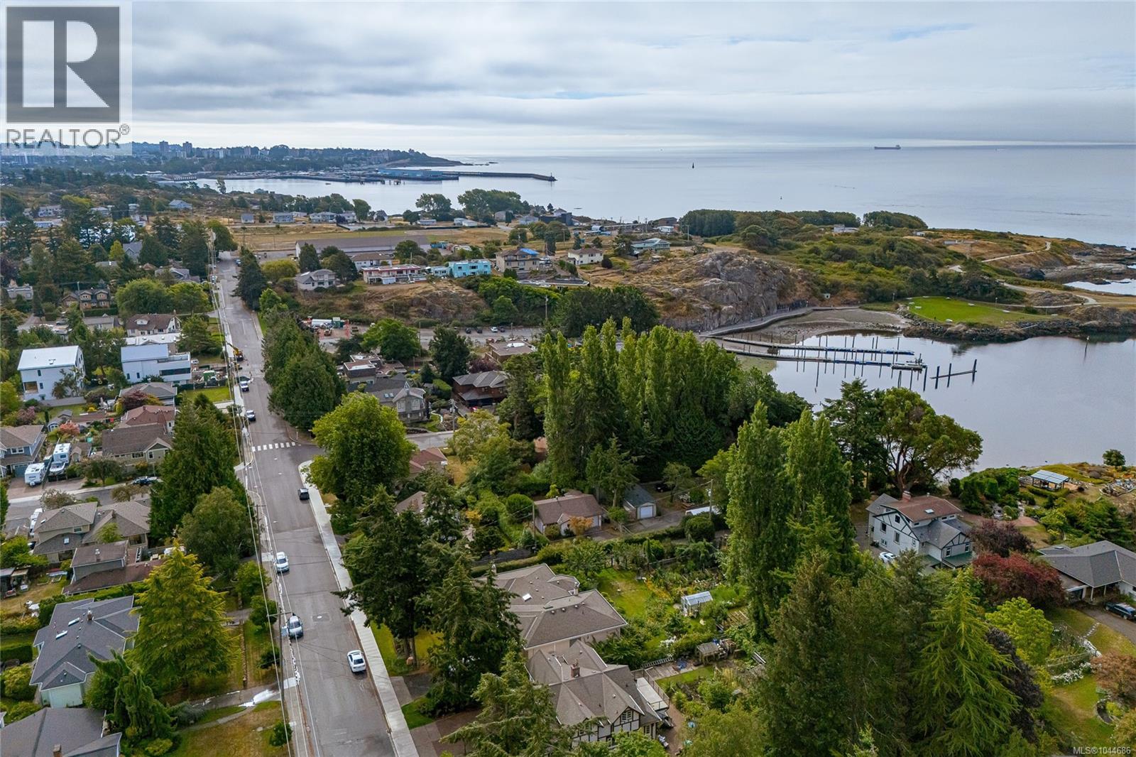 A-1143 Munro St, Esquimalt, British Columbia  V9A 5P3 - Photo 42 - 1044686