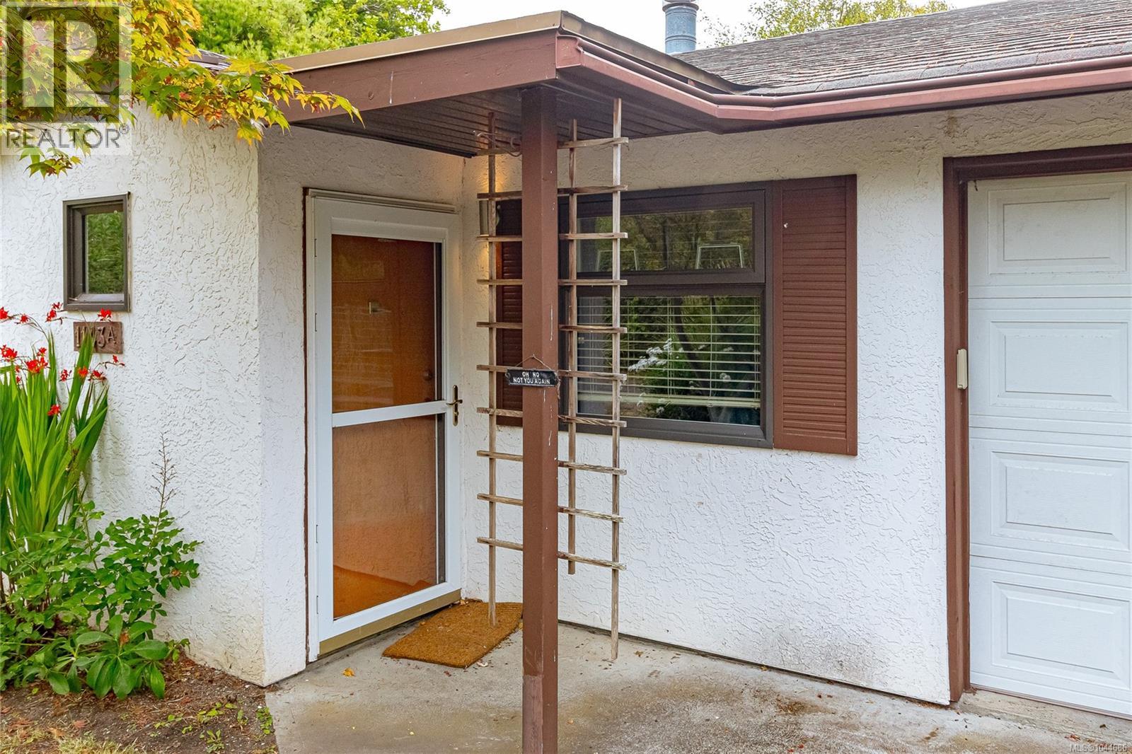 A-1143 Munro St, Esquimalt, British Columbia  V9A 5P3 - Photo 8 - 1044686