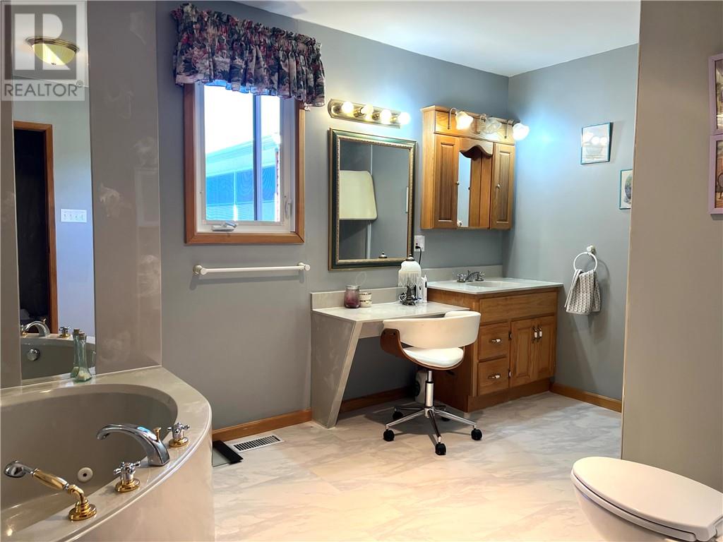 1469 Munro Road, Markstay-Warren, Ontario  P0H 2N0 - Photo 16 - 2129532