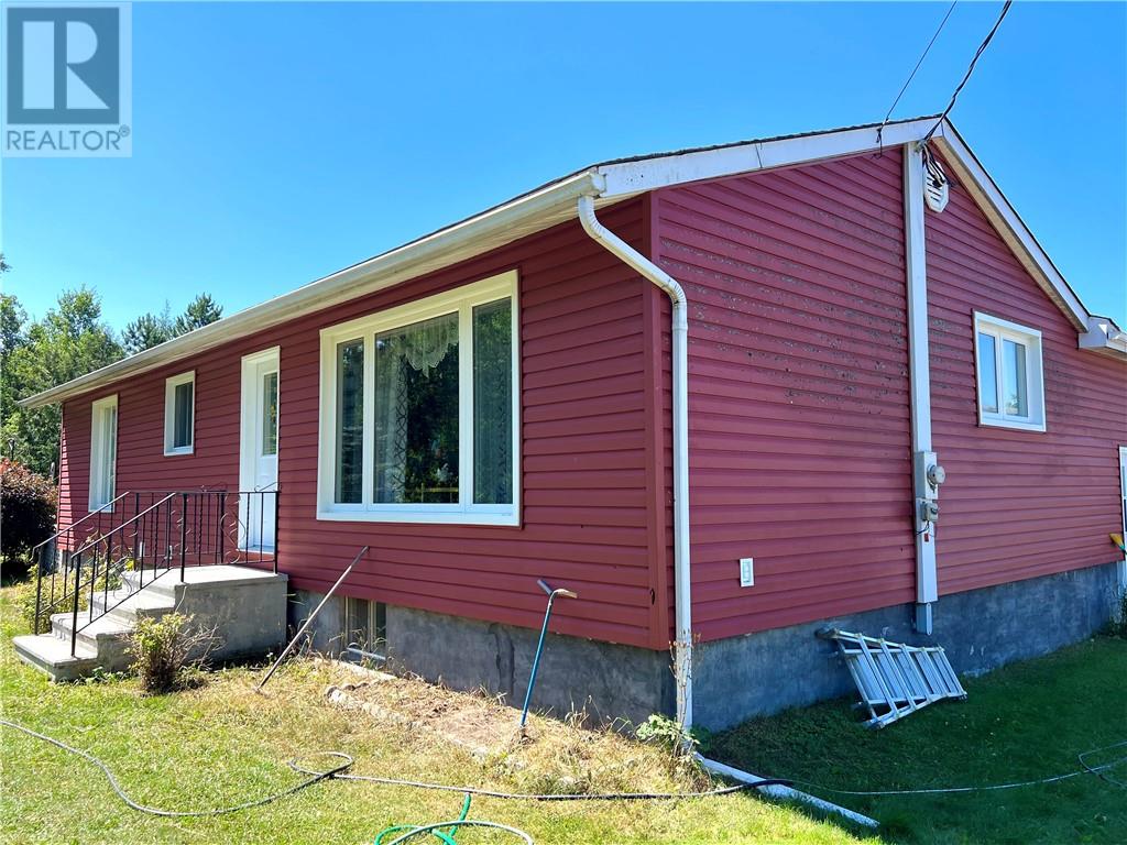 1469 Munro Road, Markstay-Warren, Ontario  P0H 2N0 - Photo 2 - 2129532