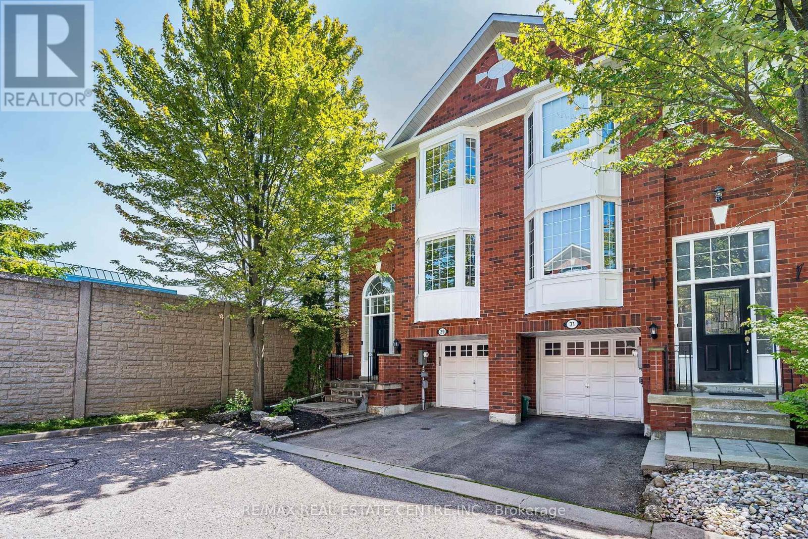 29 Mosaics Avenue, Aurora, Ontario  L4G 7L5 - Photo 2 - N13622188