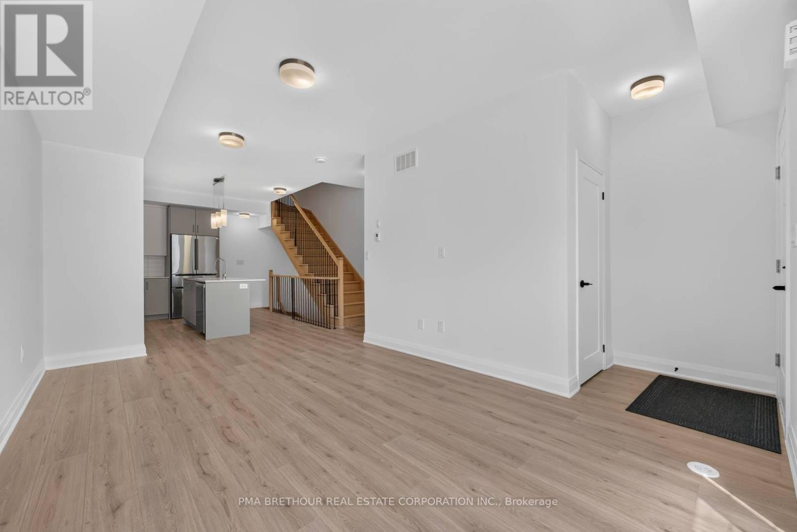 52 Burleigh Mews, Vaughan, Ontario  L4J 8A2 - Photo 3 - N13622238