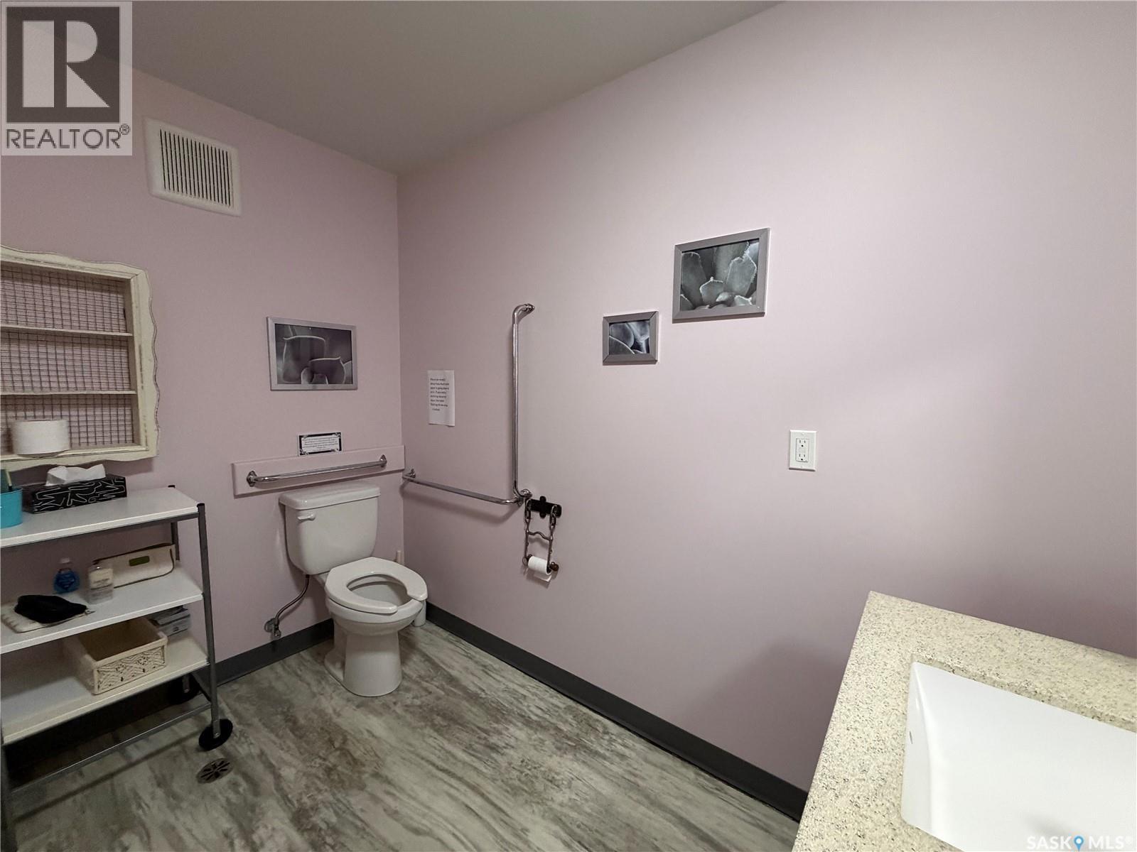 35 Smith Street W, Yorkton, Saskatchewan  S3N 0H9 - Photo 44 - SK040386